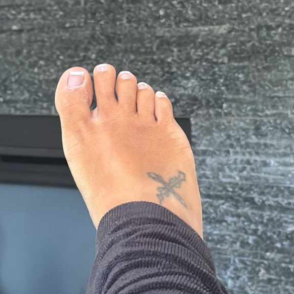 ALDO Starda camel/cognac leather sandal with gold studs 6.5 - Picture 4 of 4